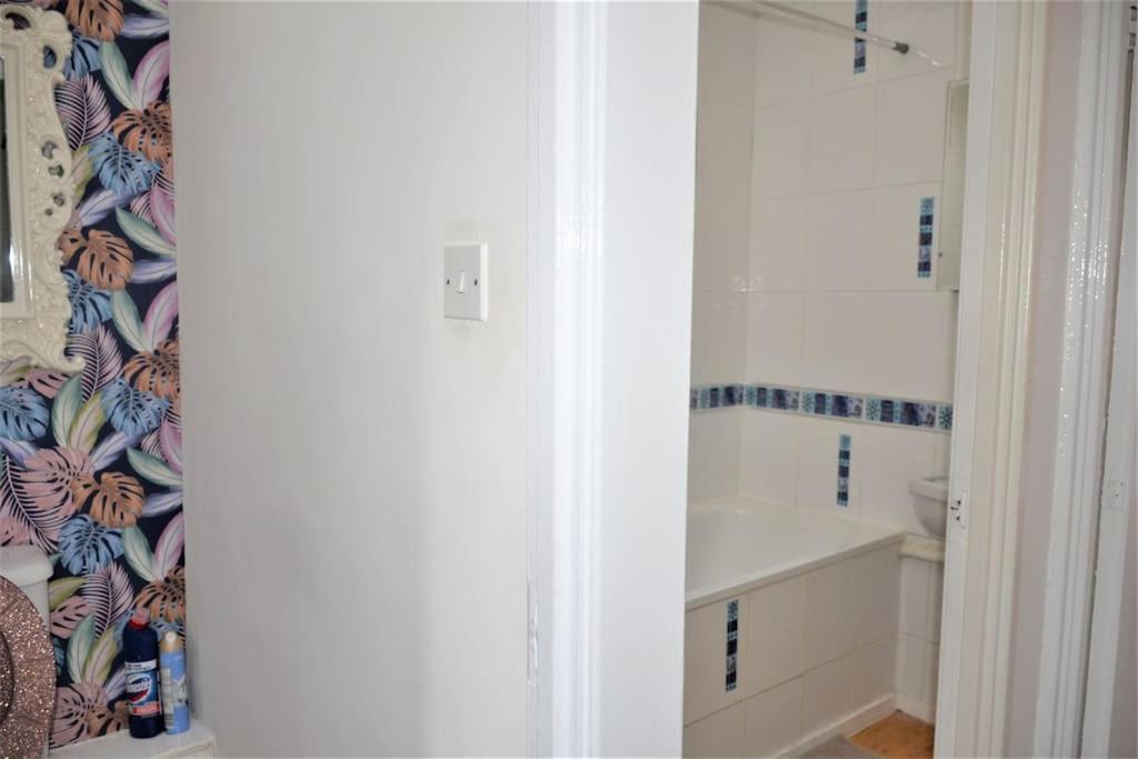 London Zone 2, 2 Bedroom House Esterno foto